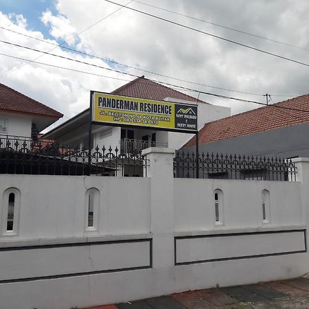 SPOT ON 2826 Panderman Residence Blitar Bagian luar foto