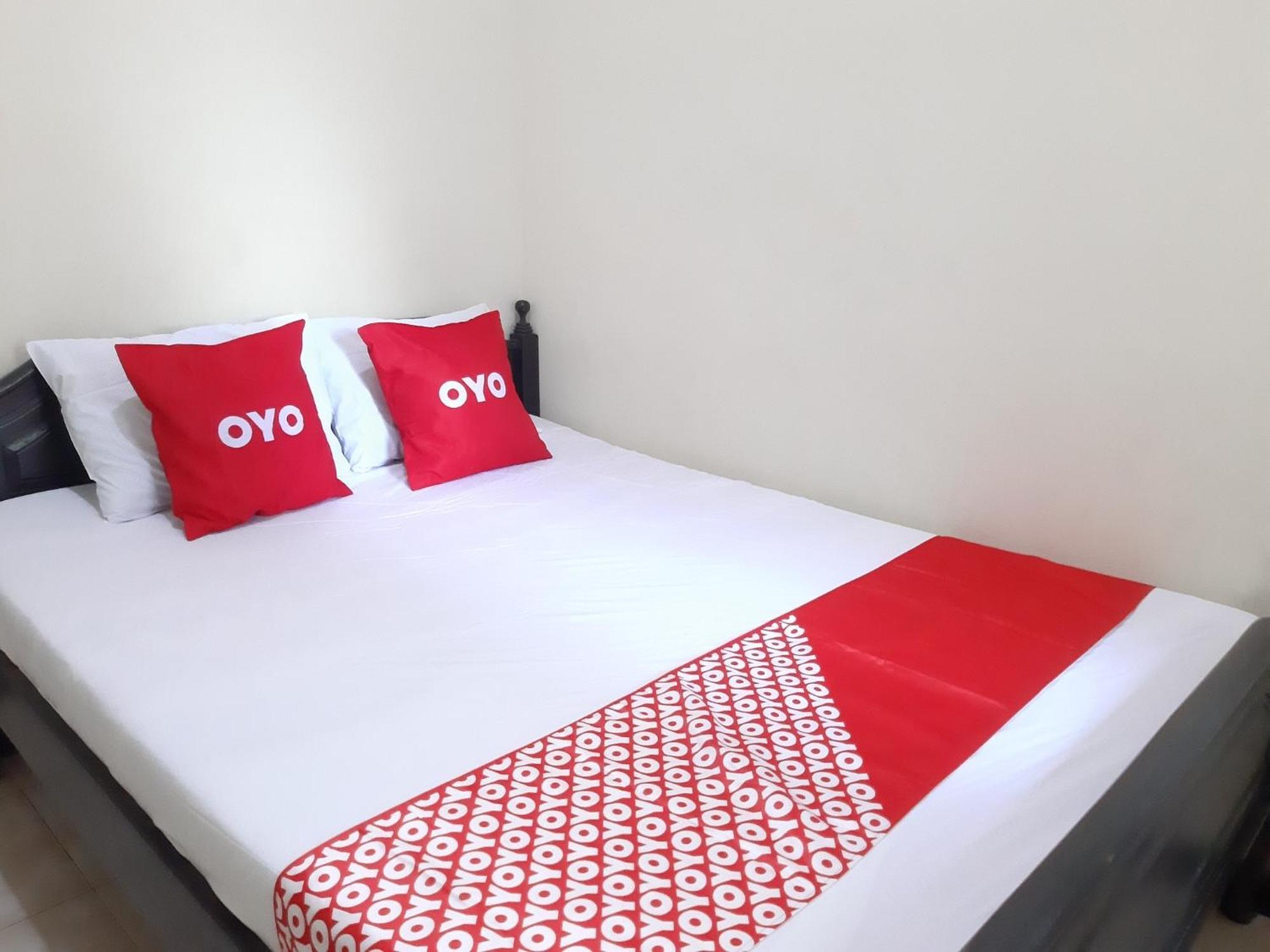 SPOT ON 2826 Panderman Residence Blitar Bagian luar foto