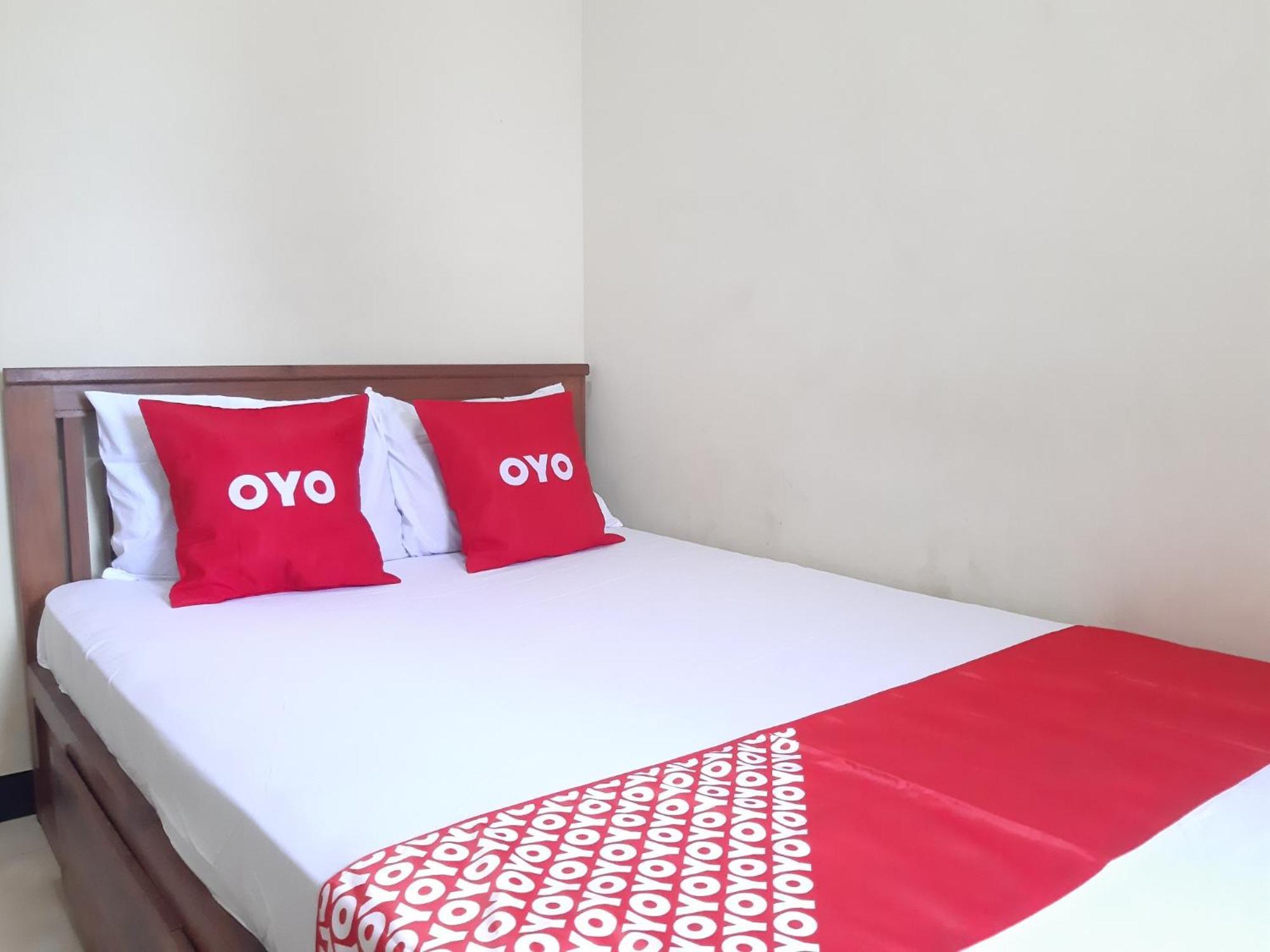 SPOT ON 2826 Panderman Residence Blitar Bagian luar foto