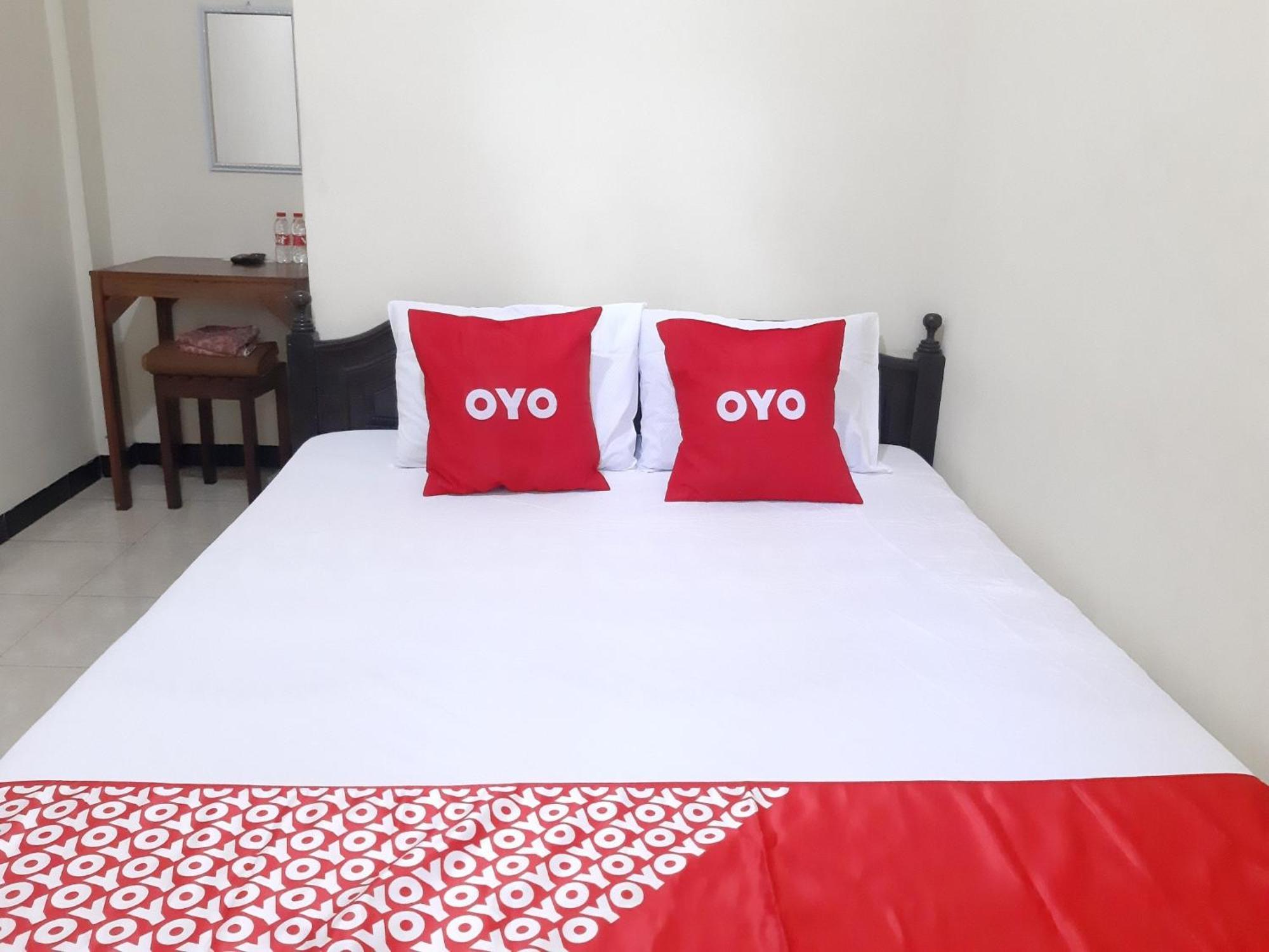 SPOT ON 2826 Panderman Residence Blitar Bagian luar foto