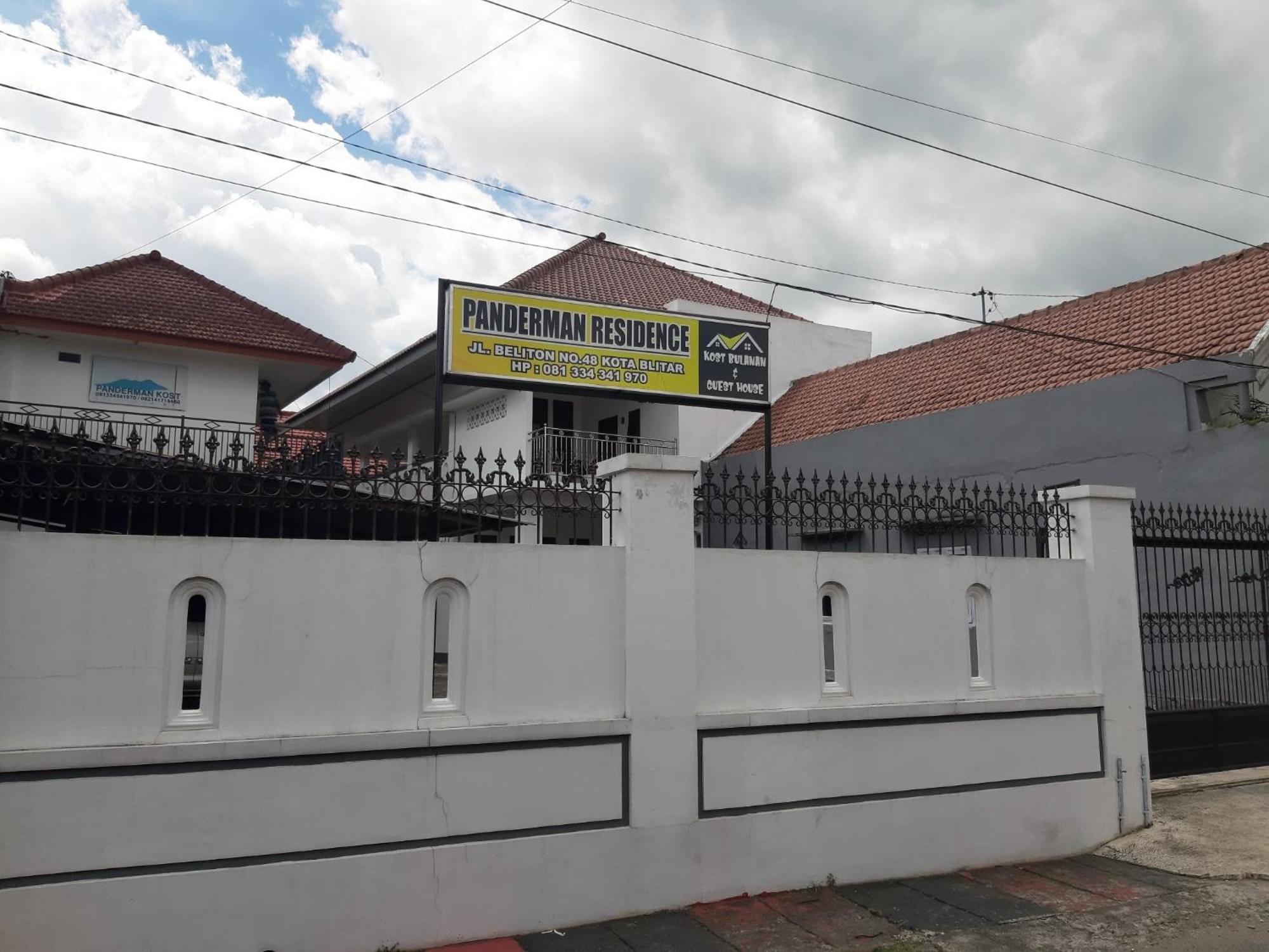 SPOT ON 2826 Panderman Residence Blitar Bagian luar foto