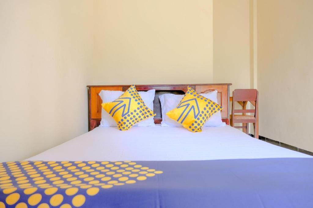 SPOT ON 2826 Panderman Residence Blitar Bagian luar foto