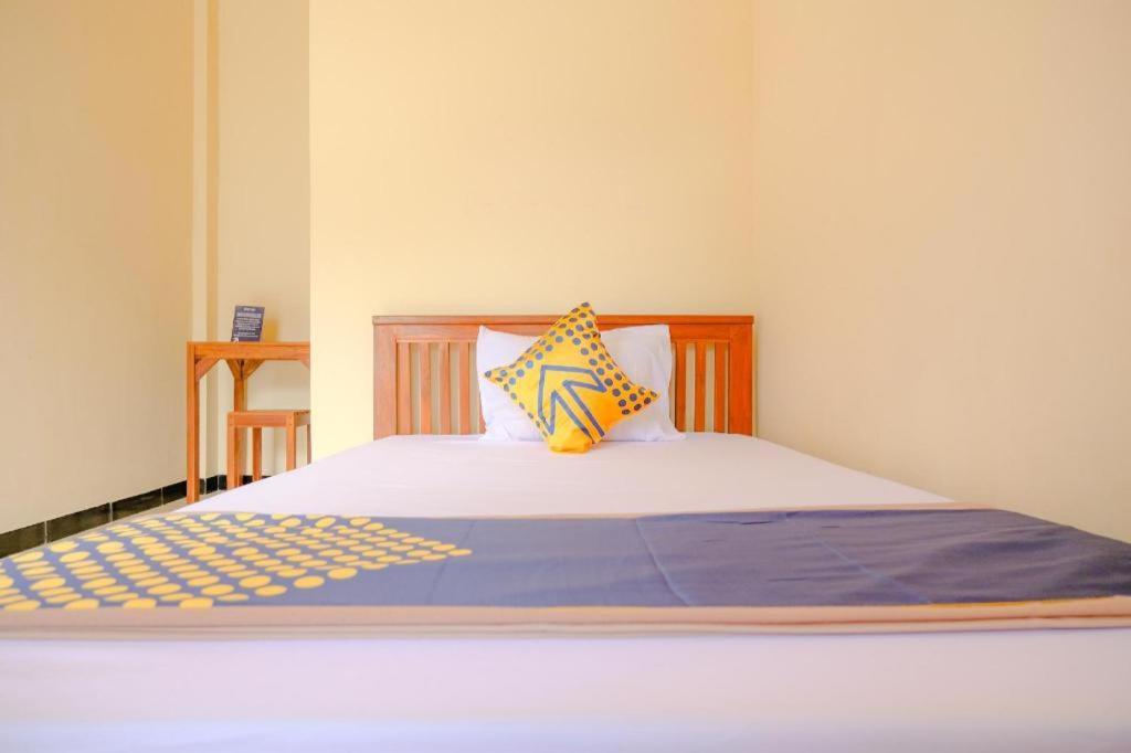SPOT ON 2826 Panderman Residence Blitar Bagian luar foto