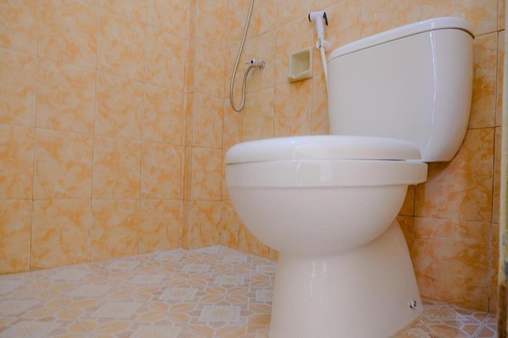 SPOT ON 2826 Panderman Residence Blitar Bagian luar foto