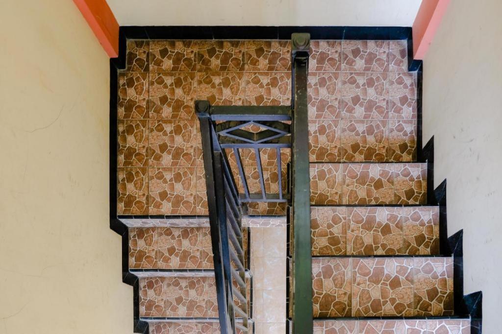 SPOT ON 2826 Panderman Residence Blitar Bagian luar foto